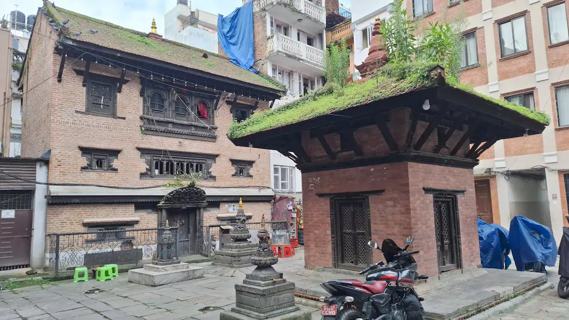 Gam Bahal, Hemavarna Mahavihar
